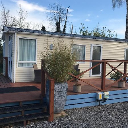 Pet Friendly Riverside Static Caravan Чедър Екстериор снимка