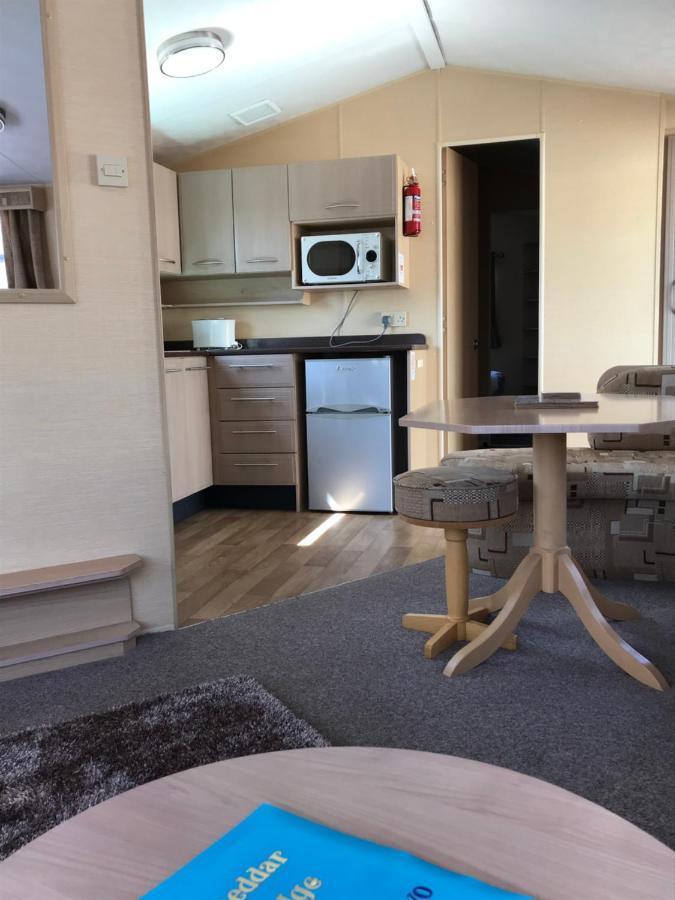 Pet Friendly Riverside Static Caravan Чедър Екстериор снимка