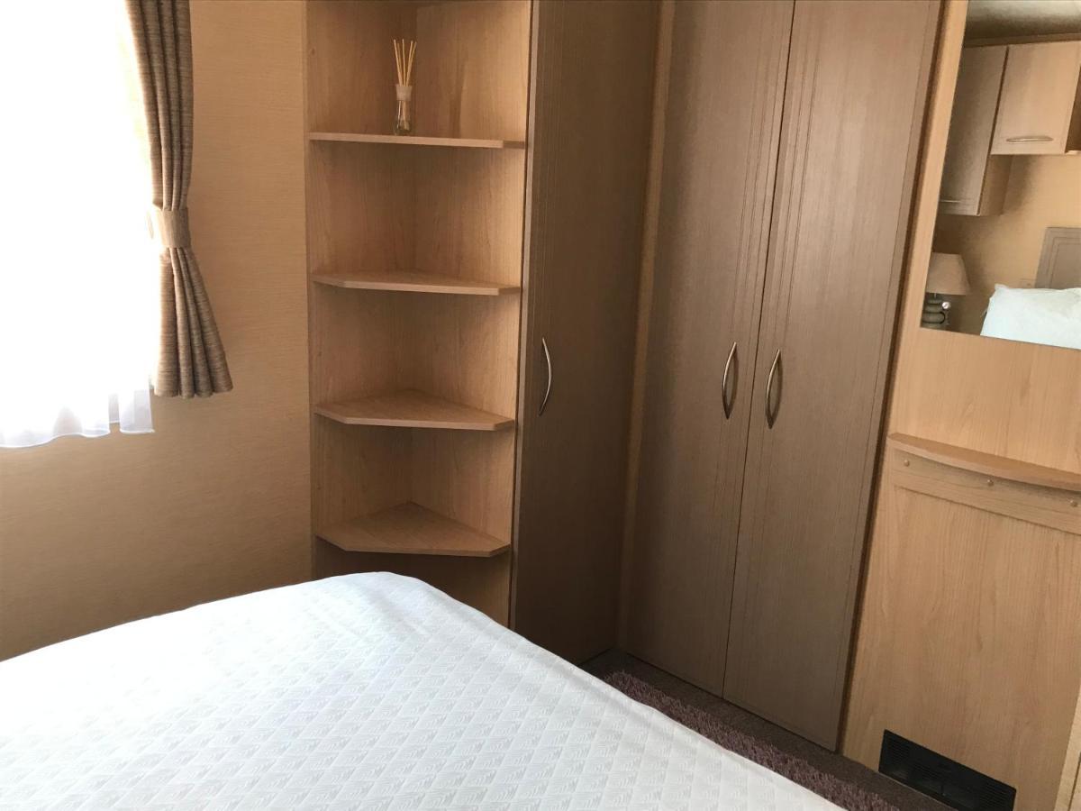 Pet Friendly Riverside Static Caravan Чедър Екстериор снимка