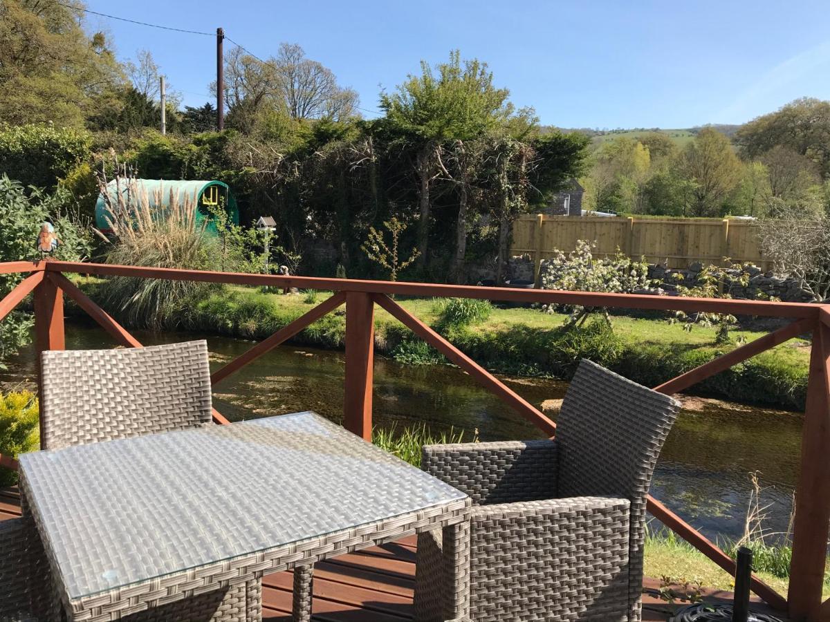 Pet Friendly Riverside Static Caravan Чедър Екстериор снимка
