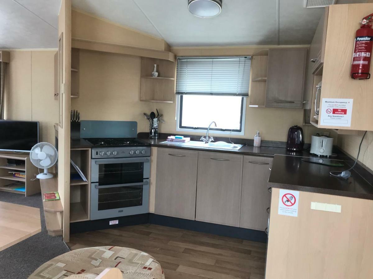 Pet Friendly Riverside Static Caravan Чедър Екстериор снимка