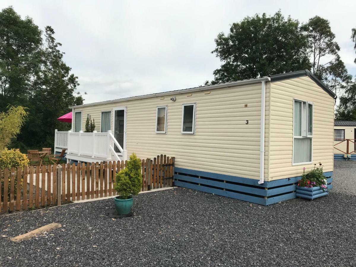Pet Friendly Riverside Static Caravan Чедър Екстериор снимка